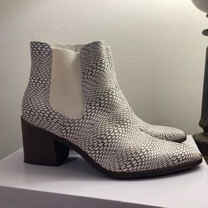 The Limited White Textured Ankle Boots
